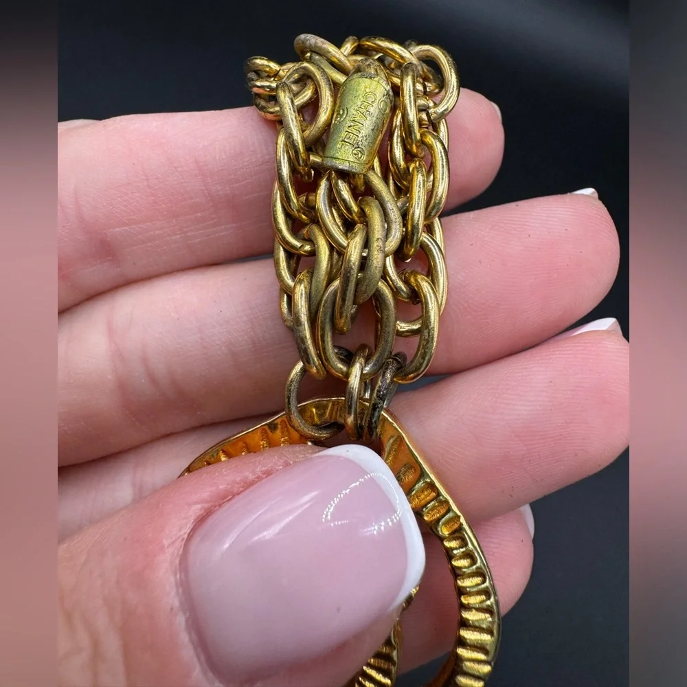 LOT 1556 24K gold plated CHANEL vintage bracelet
